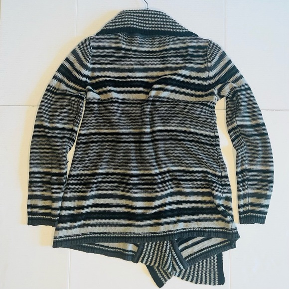 Open Front Cardigan Sweater - Picture 4 of 10